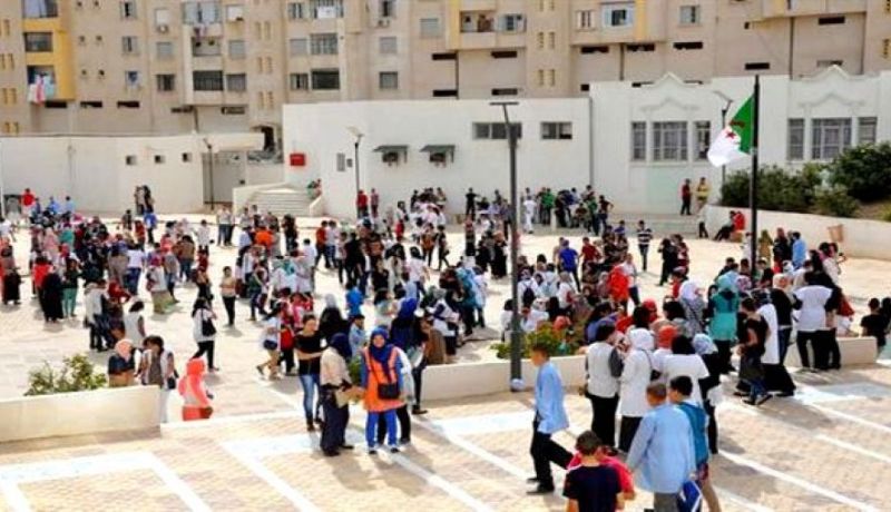 قاصر يقتحم مؤسسة تربوية بالسلاح الأبيض بالبليدة