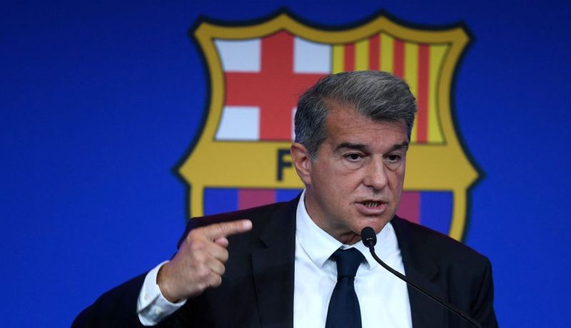 رئيس برشلونة ينتقد “اليويفا” ويُهاجم “باريس سان جيرمان” !