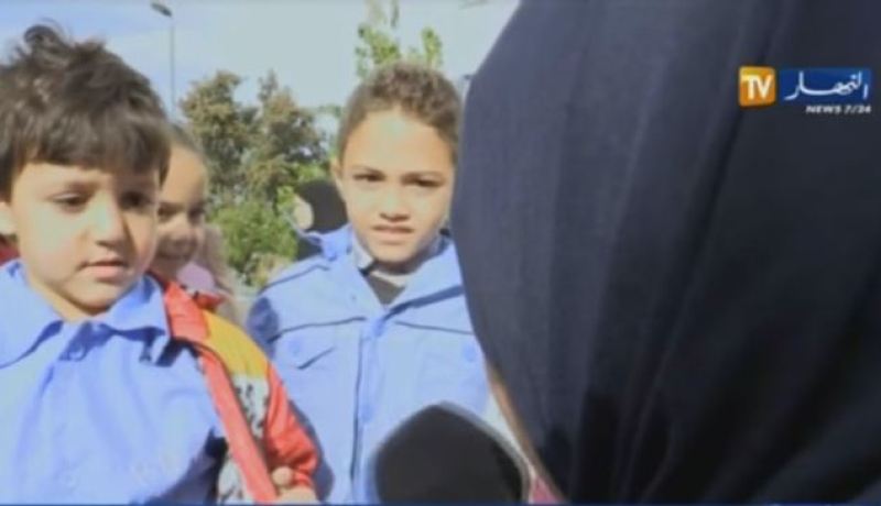 هل يعلم الأولياء ما تحمل محافظ أبنائهم.. !!