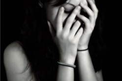 أخت طليقي تطلق عليّ الاشاعات…هل أمنعه من رؤية إبنه؟