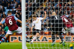 عدنان يانوزاي يقود الشياطين الحمر للفوز على أستون فيلا