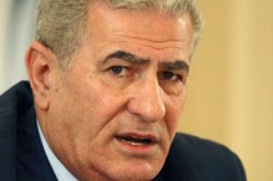 عضو من فتح الفلسطينية يحل بالجزائر لحضور مراسم تشييع جثمان الفقيد الشاذلي بن جديد
