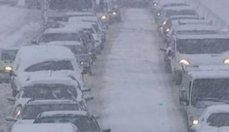 سكان بوعرفة بالبليدة يقطعون الطريق بسبب انقطاع الكهرباء منذ3 ايام