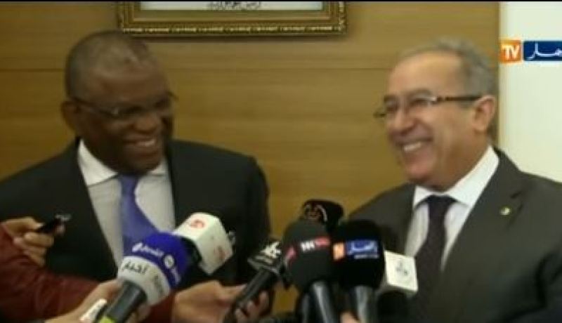 بالفيديو لعمامرة يصر على الحديث باللغة العربية في كل تصريحاته أمام المسؤولين الأجانب