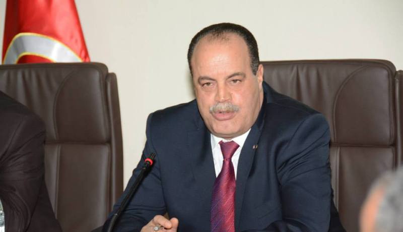 وزير الداخلية التونسية يعقد اليوم ندوة صحفية حول أوضاع البلاد