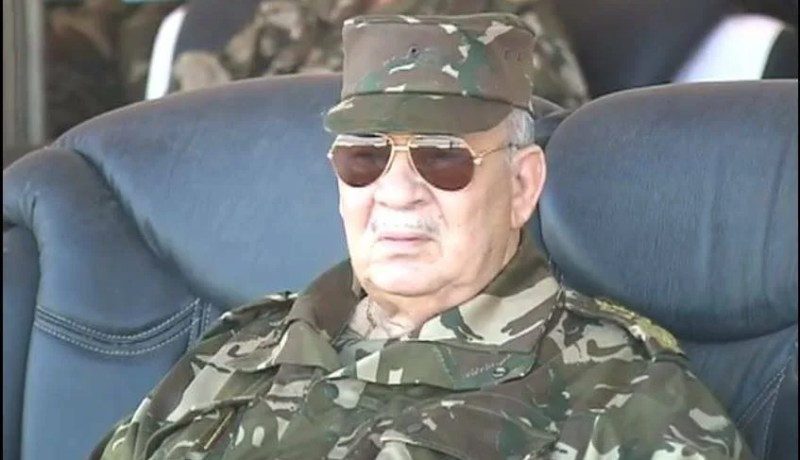 قايد صالح: على أفراد الجيش تطبيق برامج التحضير القتالي لمواجهة أي تهديد