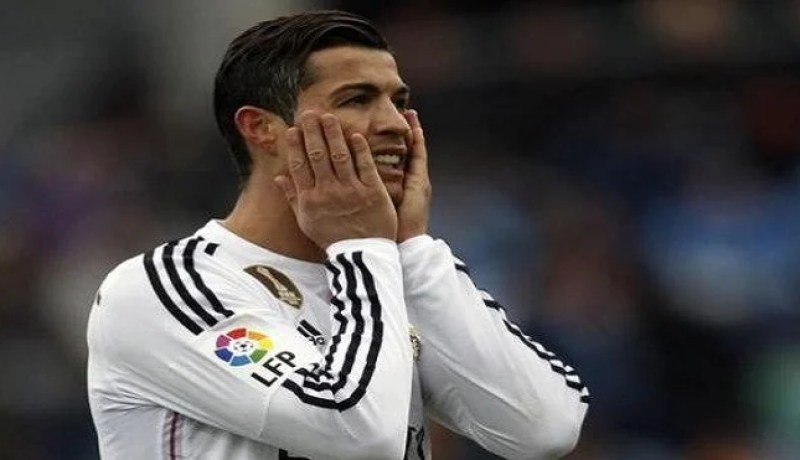 بالفيديو..شاهد ماذا فعل رونالدو مع مصور