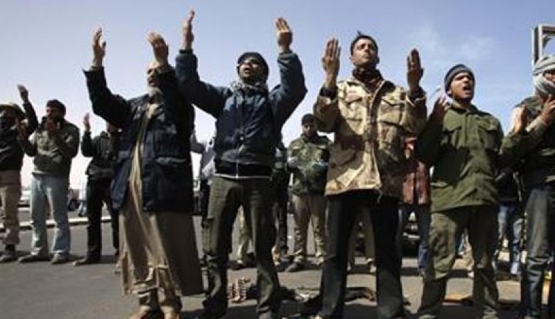 أكثر من 8آلاف من الثوار الليبيين السابقين يلتحقون بوزارة الدفاع