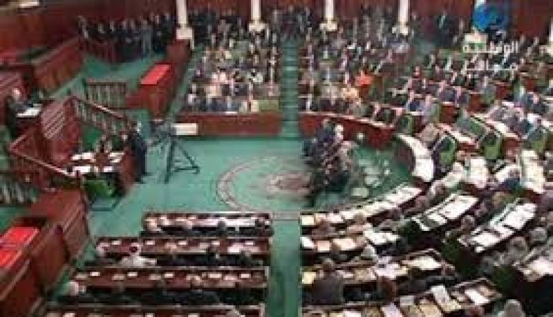 تونس تنتظر دستورها والمشاورات لم تسفر عن تشكيل حكومة