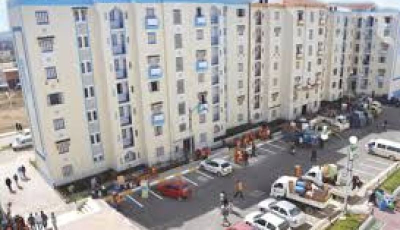 سلال يؤكد ان الدولة عازمة بالقضاء نهائيا على أزمة السكن في الجزائر