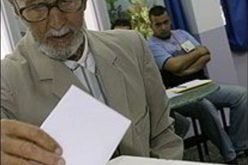 رغم السن والاعاقة ابى محمد بعزيز الا ان يدلي بصوته بفسديس