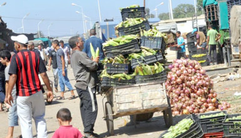 أسواق الجملة للخضر والفواكه تشهد غياب التنظيم والتجارة الموازية