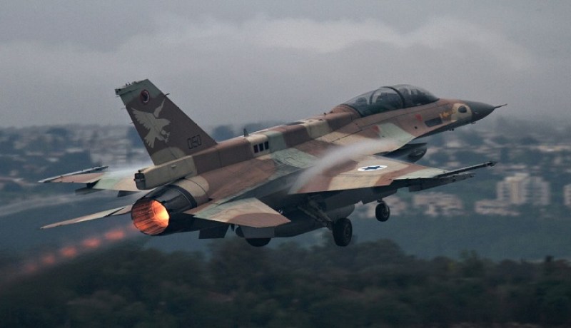 الإحتلال الصهيوني يقصف مواقع لحماس في غزة