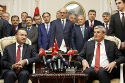 وزراء أتراك يتضامنون مع الرضيع السوري “كريم”