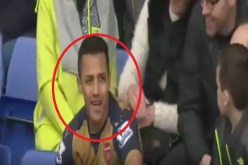 بالفيديو .. سانشيز يصنع الحدث بالبريمييرليغ بلقطة طريفة