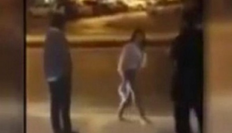 بالفيديو .. فتاة سكرانة تثير الفوضى بشوارع أبوظبي
