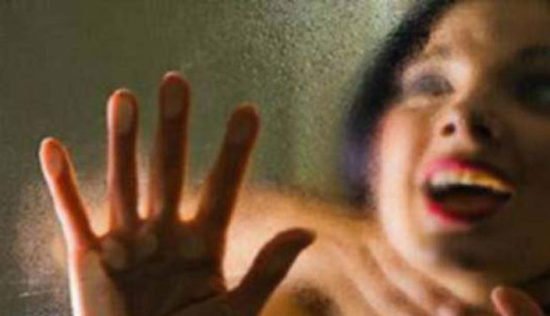 يغتصب شابة  قبل ساعات من زفافه