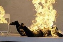 لاجئ سوري يشعل النار بجسده في مدينة زاندام الهولندية