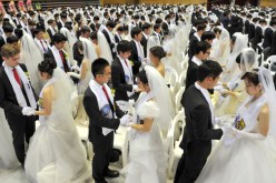 حفل زفاف فريد من نوعه يضم 15 ألف زوج بكوريا الجنوبية