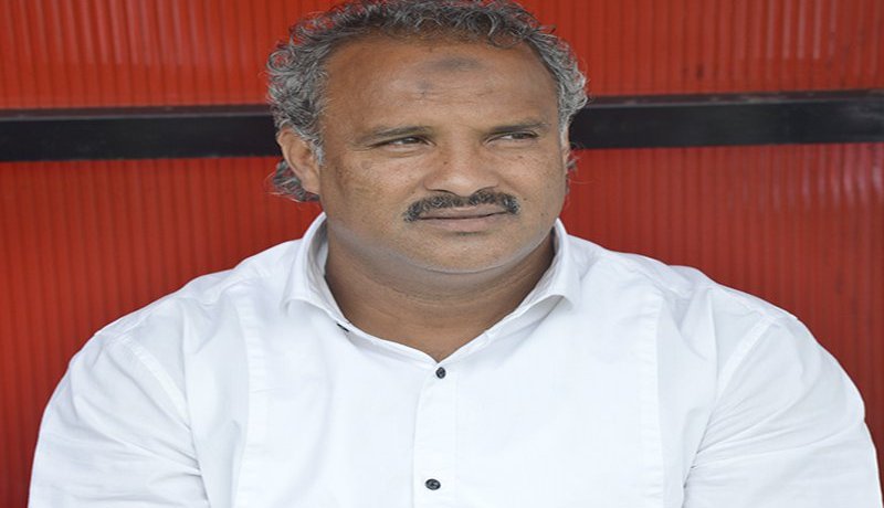 المدرب شريف الوزاني يتراجع عن الإستقالة من تدريب اتحاد بلعباس