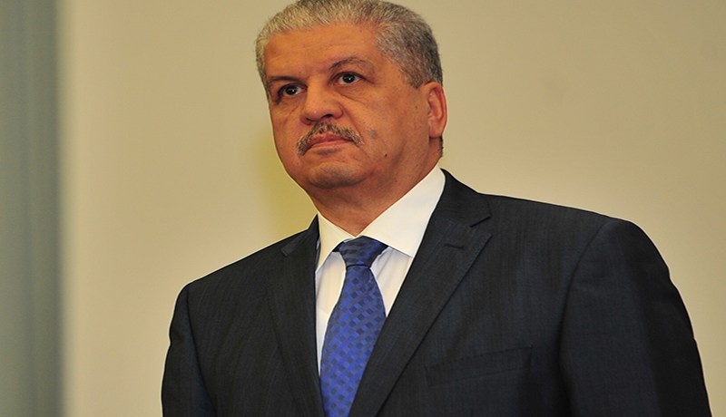 سلال يغازل التجار
