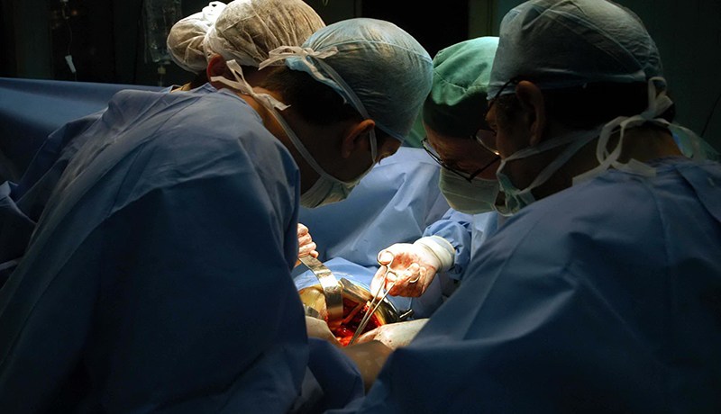 التحقيق مع جراح وطبيب تسبّبا في فض غشاء بكارة طفلة في تلمسان