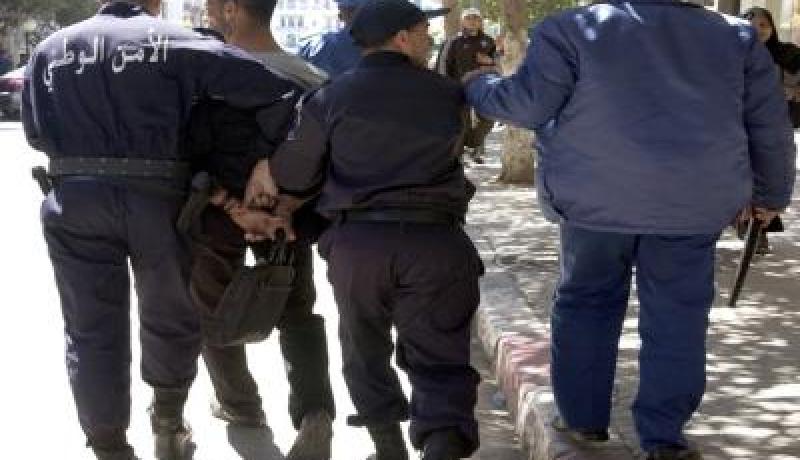 مصالح الأمن توقيف 20 شخصا بالوحدة الجوارية رقم 14 بعلي منجلي في قسنطينة