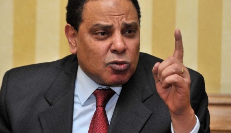 فرنسا تؤكد رفضها لكافة أشكال العنف ضد المثقفين عقب الاعتداء على الأسواني