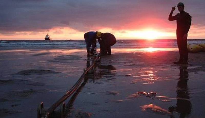 قائد السفينة المتسببة في قطع الكابل البحري للأنترنت أمام محكمة عنابة يوم 17 ديسمبر