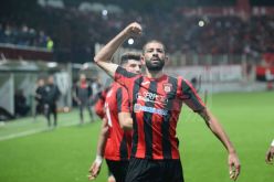 بالصور.. سوسطارة تحسم الداربي وتطيح بمتصدر البطولة