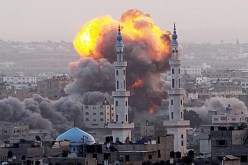 طيران الإحتلال الإسرائيلي يشن غارة على  قطاع غزة
