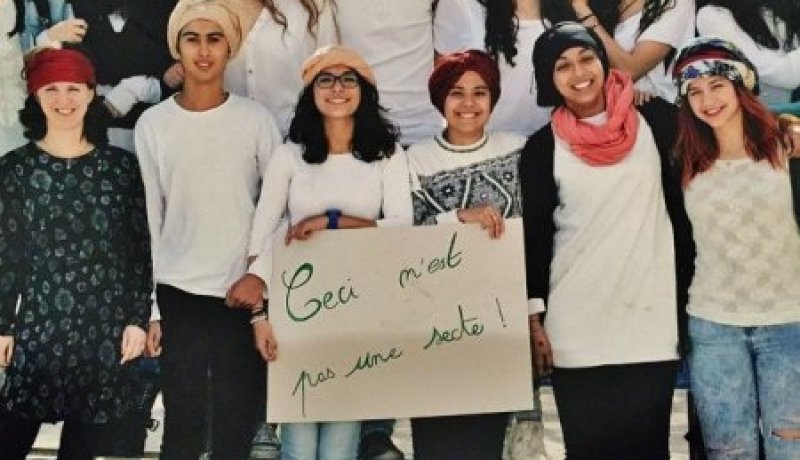 ثانوية تمنع طالبة من إرتداء الحجاب في تونس