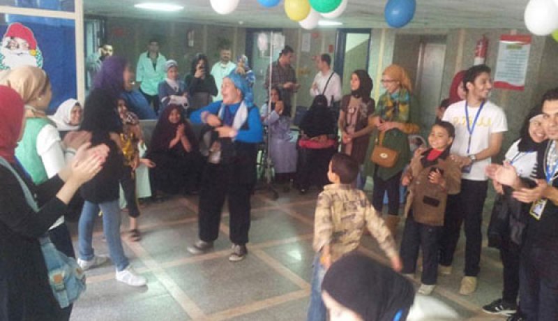 عملية تضامنية واسعة لتوزيع اللعب والهدايا على الأطفال بالمستشفيات بمناسبة عيد الفطر المبارك