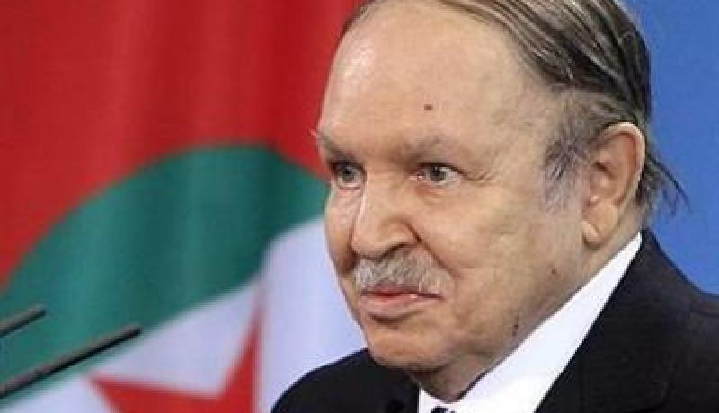اللجنة الوطنية لحماية حقوق الانسان تمنح بوتفليقة جائزة حقوق الانسان