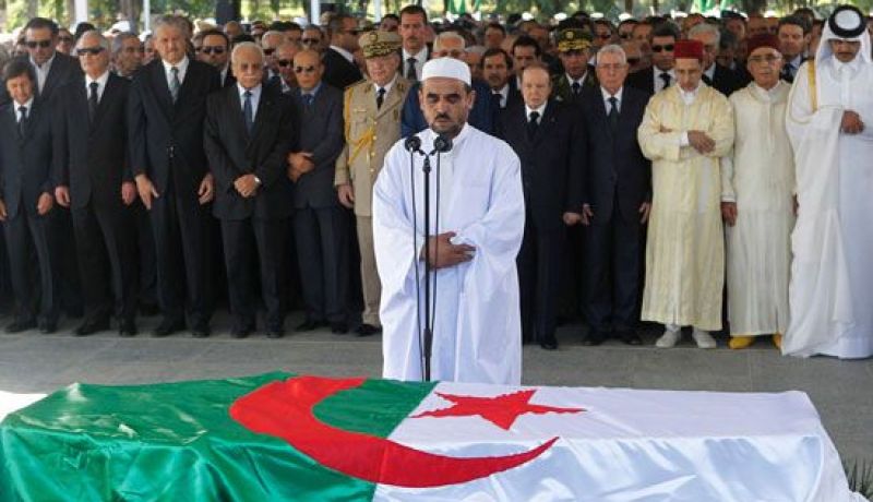 الملك محمد السادس يبعث برقية تعزية إلى الرئيس بوتفليقة إثر وفاة الرئيس الأسبق الشاذلي بن جديد