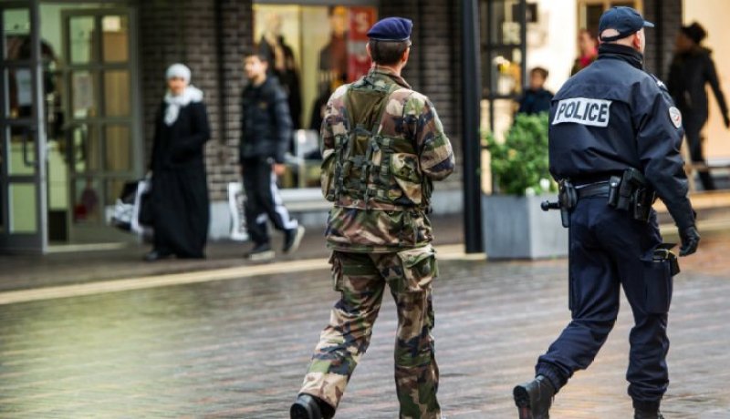 فرنسا تستعد لمواجهة اعتداءات من داعش باستعمال أسلحة كيماوية