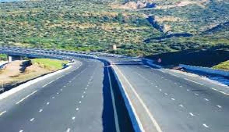 استلام التجهيزات الجـاري انجازها بالطريق السيار شرق-غرب نهاية 2015