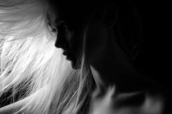 إمراة من لهب