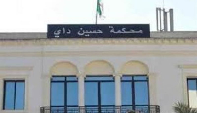 فتاة متحصلة على دراسات عليا متهمة بضرب والدها والسبب !