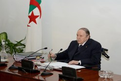 بوتفليقة يلّبي مطالب المعارضة  ويقصف دعاة الانتقال الديمقراطي