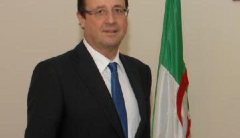 الرئيس الفرنسي يصل الى الجزائر