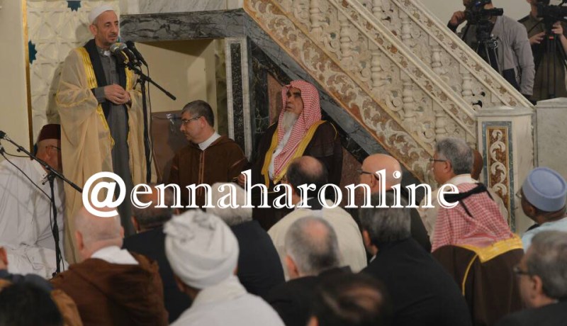 وزراء حكومة أويحيى يُقيمون صلاة الغائب على شهداء تحطم الطائرة