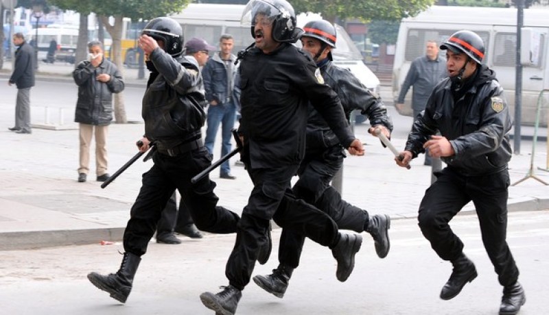 القبض على 12 شخصا يشتبه في انضمامهم لتنظيمات إرهابية في تونس