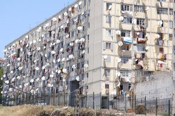 إزالة الهوائيات المقعّرة من العمارات في المحمدية بالعاصمة وربطها بكابل موحّد