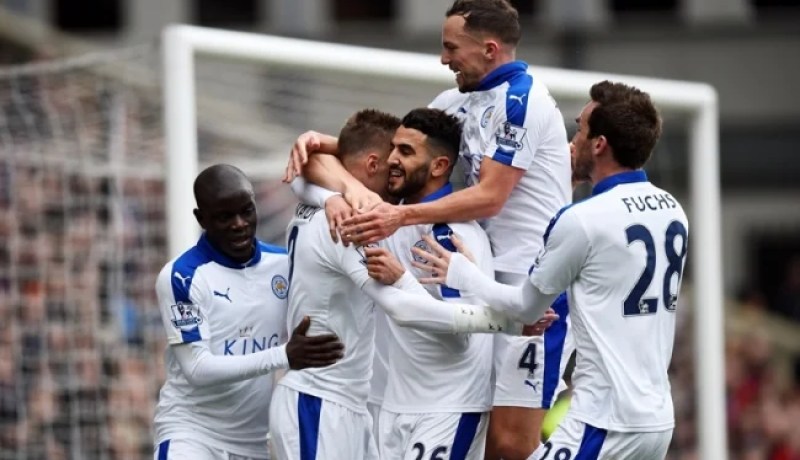 التتويج في أولد ترافورد ممنوع على محرز وليستر