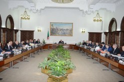 بوتفليقة للحكومة   صارحوا الشعب بخطورة الوضع  وكافحوا الفساد والتبذير