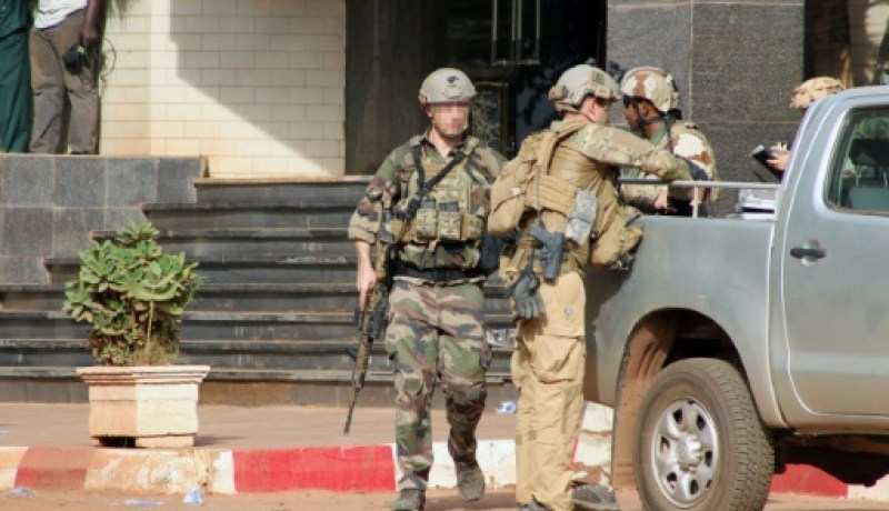 توقيف شخصين يشتبه بارتباطهما بالاعتداء على فندق راديسون في مالي