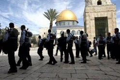 جيش الإحتلال الإسرائيلي يقتحم المسجد الأقصى ويخلف إصابات في  صفوف المصليين