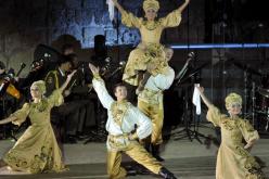 نجاة مغن بأوركسترا الجيش الأحمر من حادث سقوط الطائرة الروسية