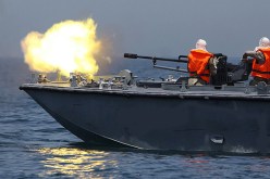 نيران الإحتلال تستهدف مراكب الصيادين الفلسطينيين قبالة بحر غزة